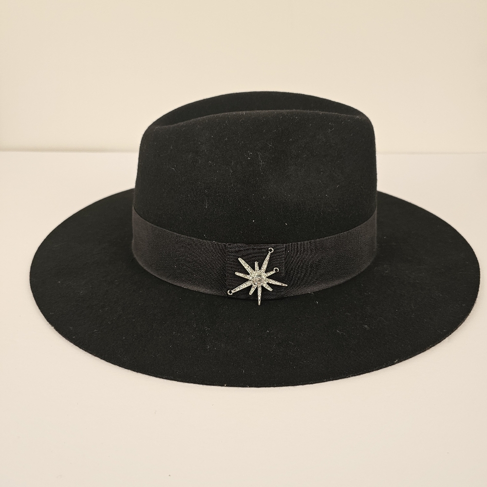 NWT Adrienne Vittadini black felt fedora winter hat for woman